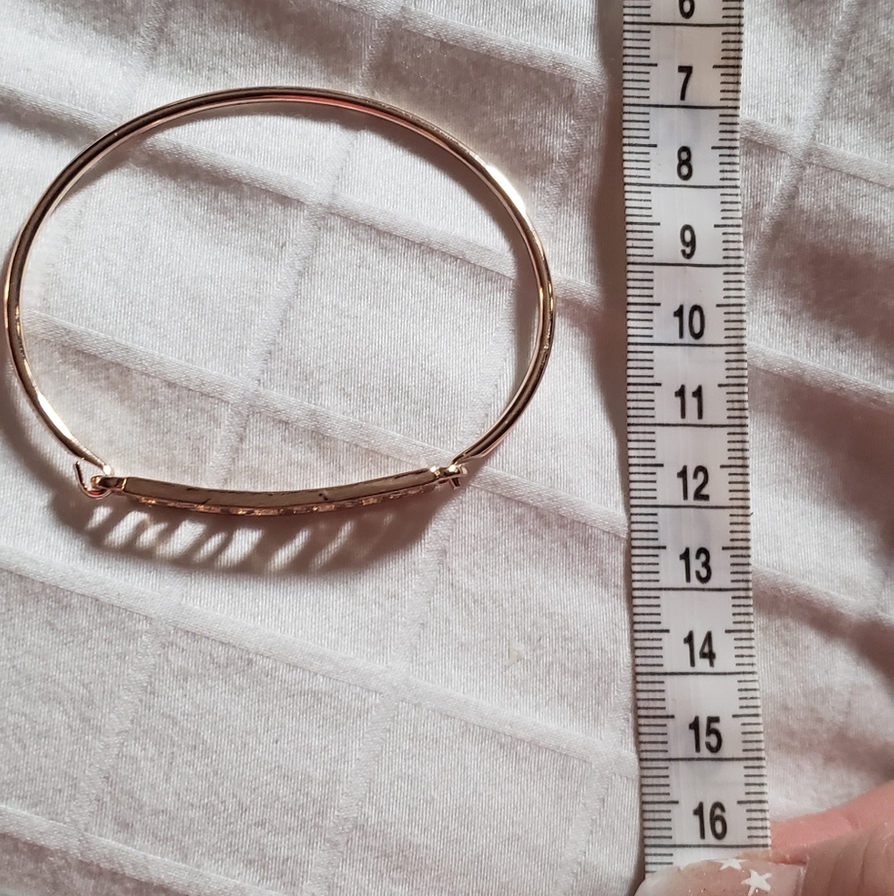 GUESS Authentic Gold Bracelet - Picture 12 of 14